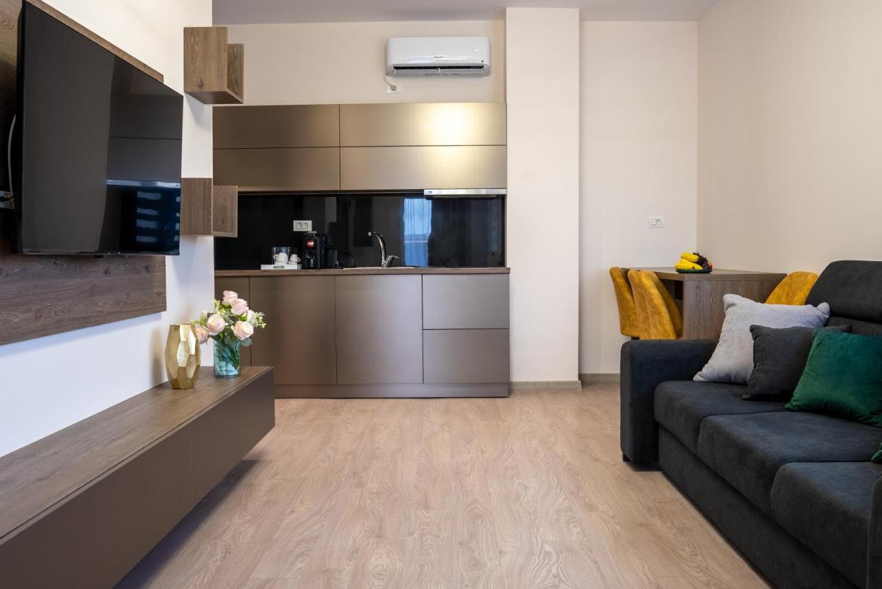 M City Aparthotel Арад Экстерьер фото