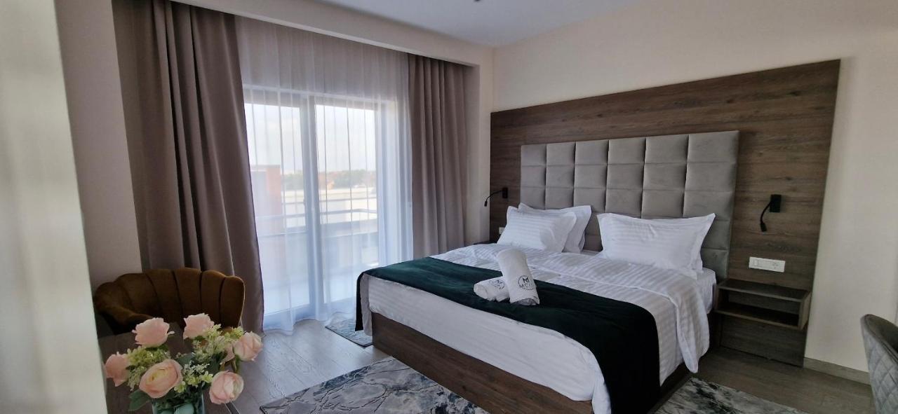 M City Aparthotel Арад Экстерьер фото