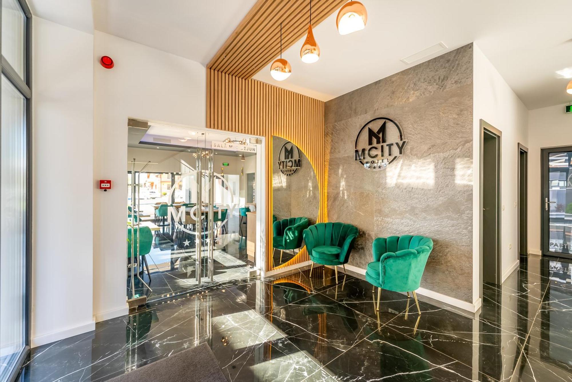 M City Aparthotel Арад Экстерьер фото