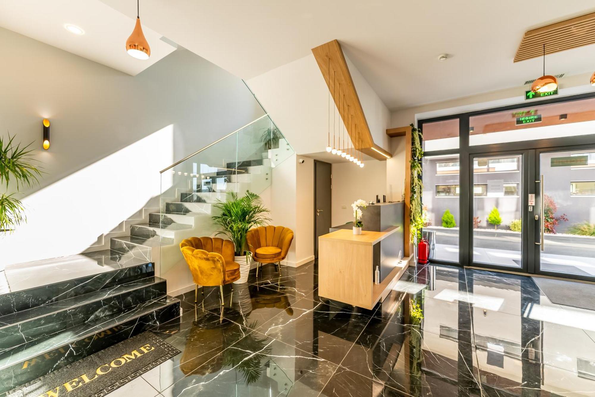 M City Aparthotel Арад Экстерьер фото